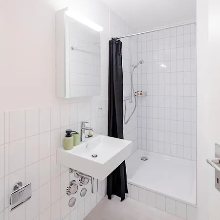 Quai42.4 Zentral I Bahnhof I *